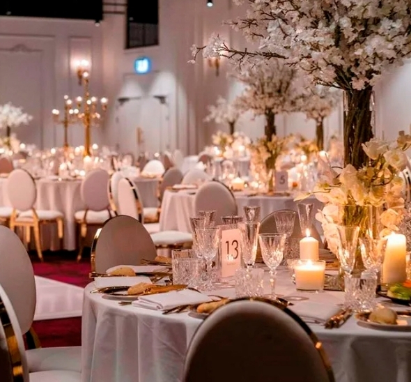 Стул Laval Gold с обивкой из серого бархата