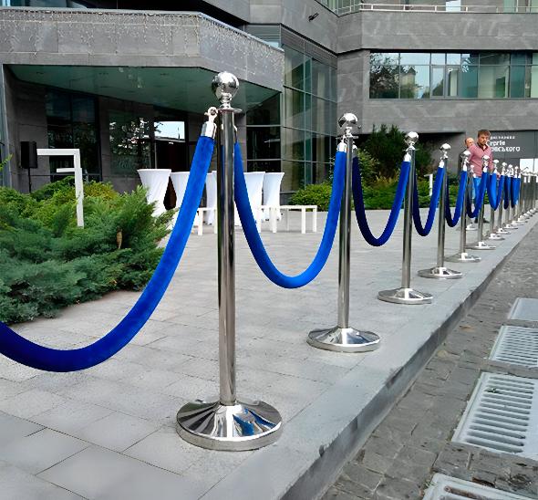 Стойка с канатом серебристая