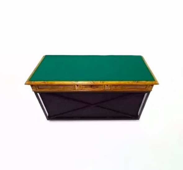 Декорация стол Ивана Урганта