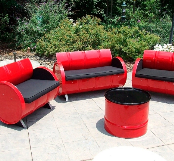 Стол журнальный из бочки красный