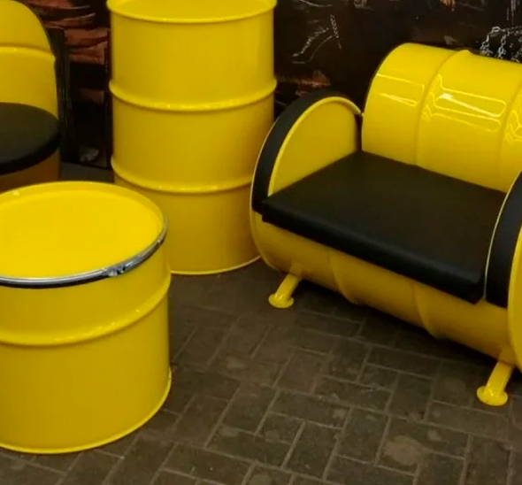 Стол журнальный из бочки жёлтый