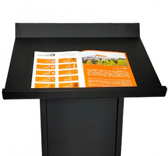 Трибуна чёрная