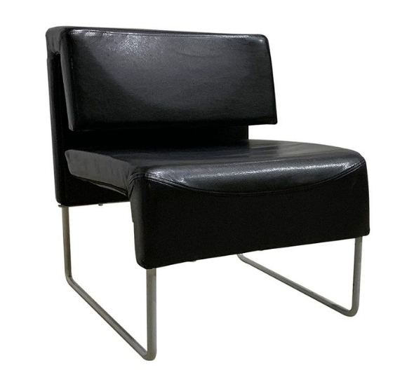 Кресло черное из экокожи