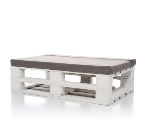 Белые банкетки из паллет