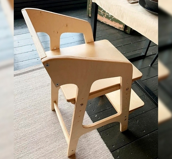 Детский стул для кормления натурального цвета