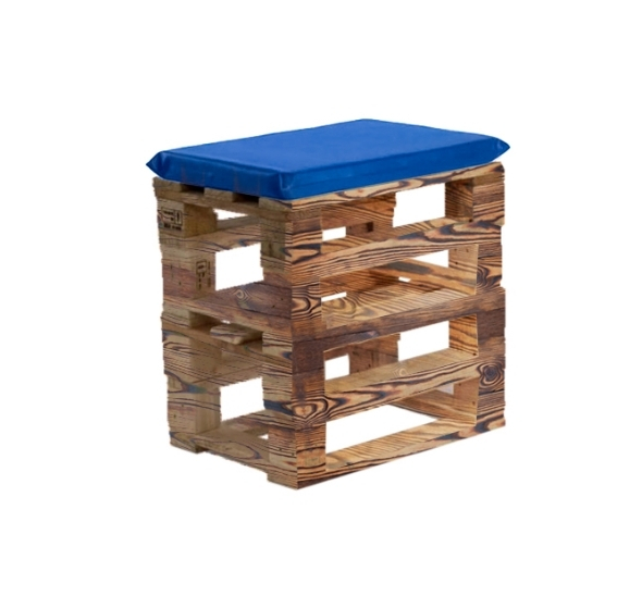 Обожжённый пуфик из паллет