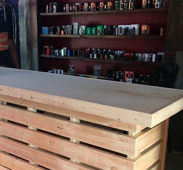 Паллетная барная стойка