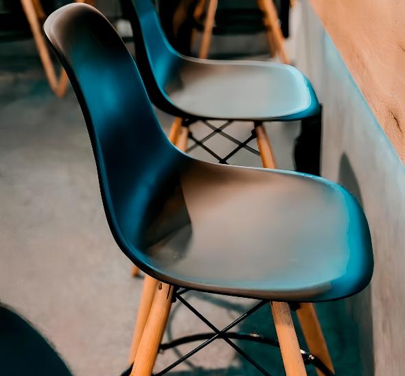 Стул барный Eames черный