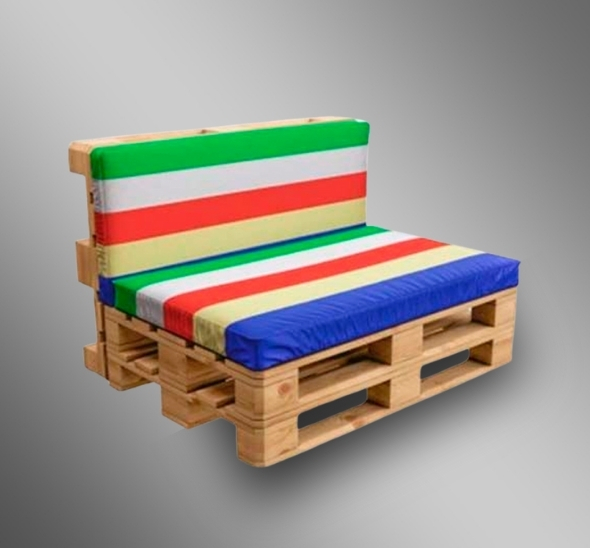 Двухместный диван Wood с разноцветными подушками