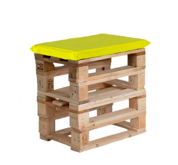 Деревянный пуфик из паллет