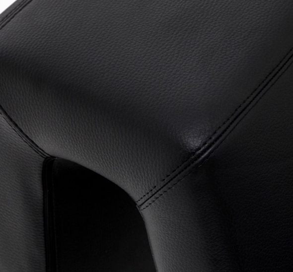 Кресло черное из экокожи