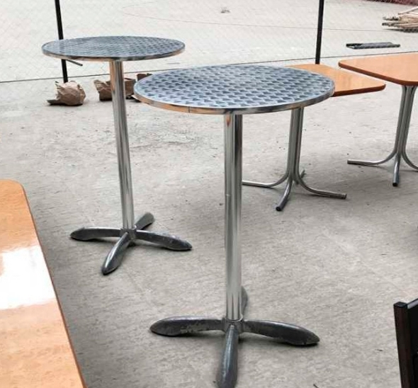 Металлический стол