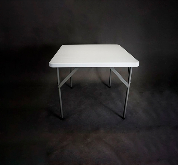 Стол квадратный