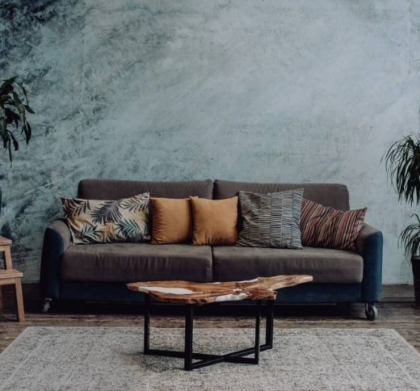 Журнальный стол из спила карагача