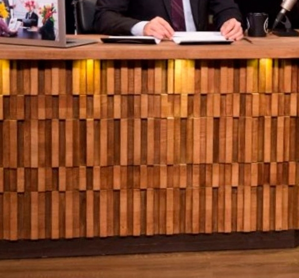 Декорация стол Вечерний Ургант