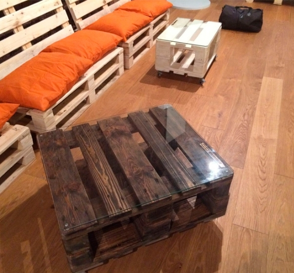 Обожжённый cтол журнальный