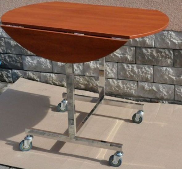 Стол на колесах для торта